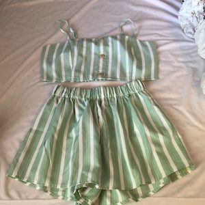 Shein top and bottom💚